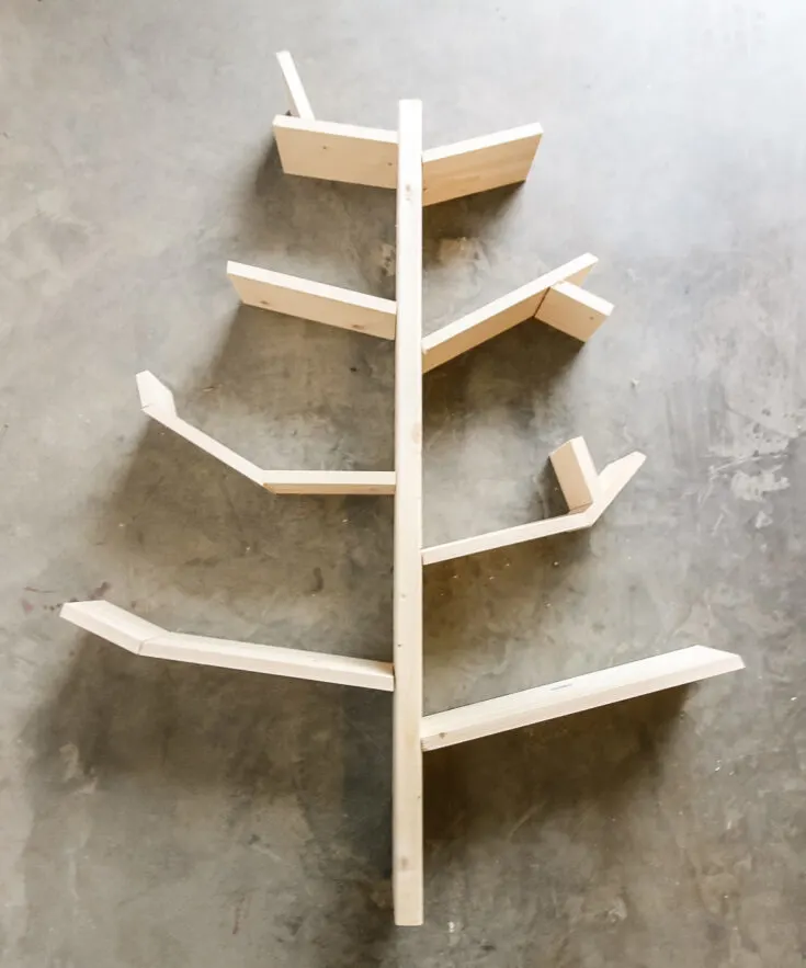 How to build a DIY tree bookshelf