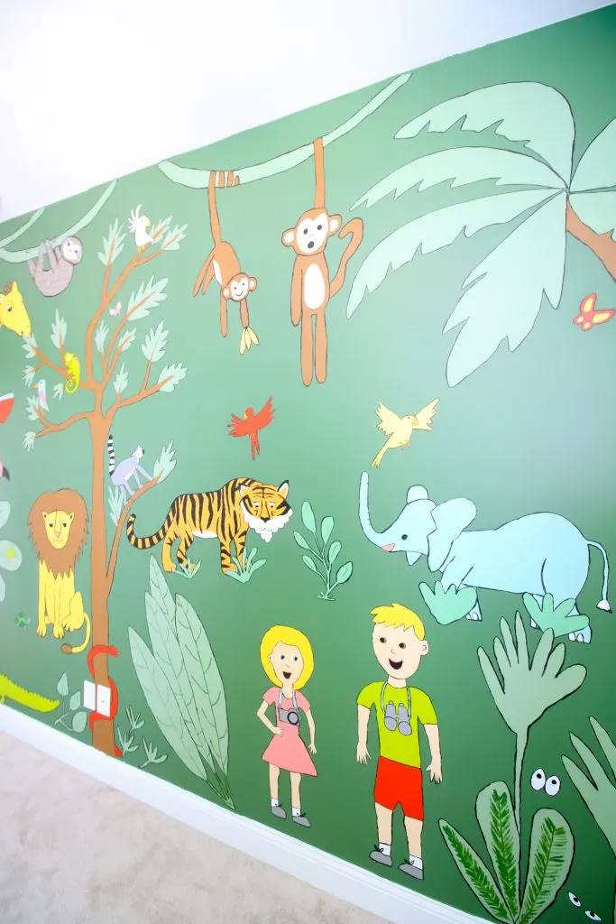 Jungle animal mural