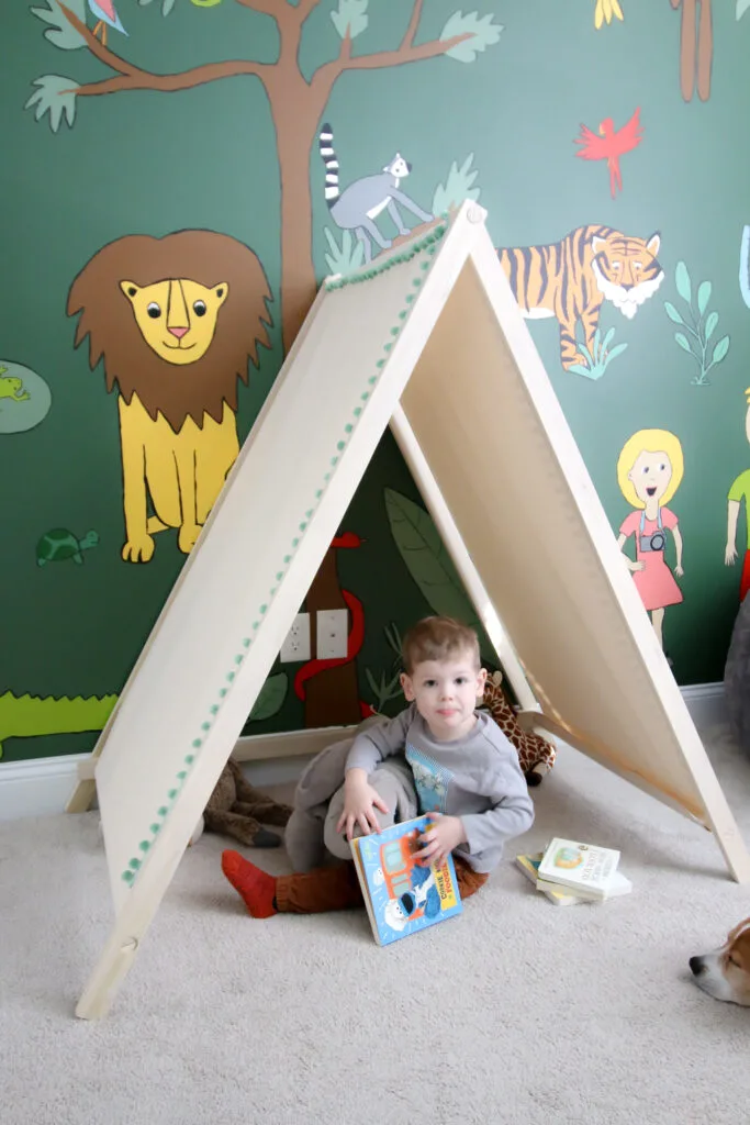 kids reading tent DIY