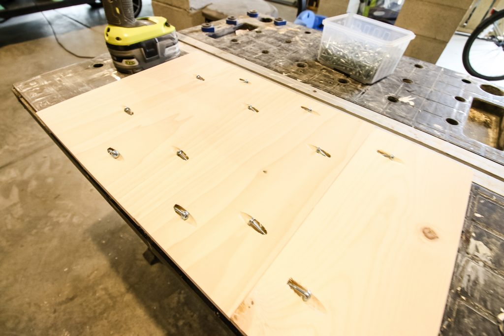 Building shelf for writing desk