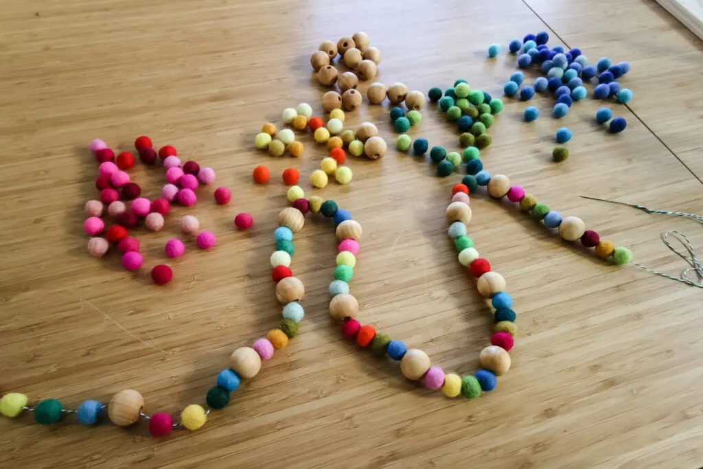 how to make a quick and easy felt ball garland