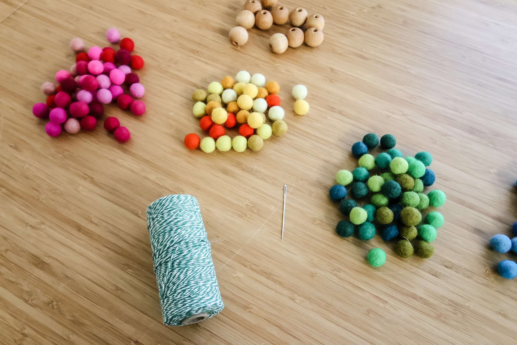 Felt Balls: RED, Felted Balls, DIY Garland Kit, Wool Felt Balls, Felt Pom  Pom, Handmade Felt Balls, Red Felt Balls, Red Pom Poms 