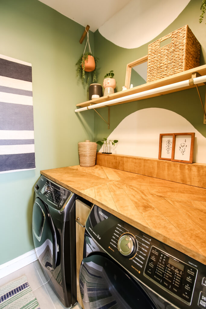 Behr Laurel Tree in a laundry room