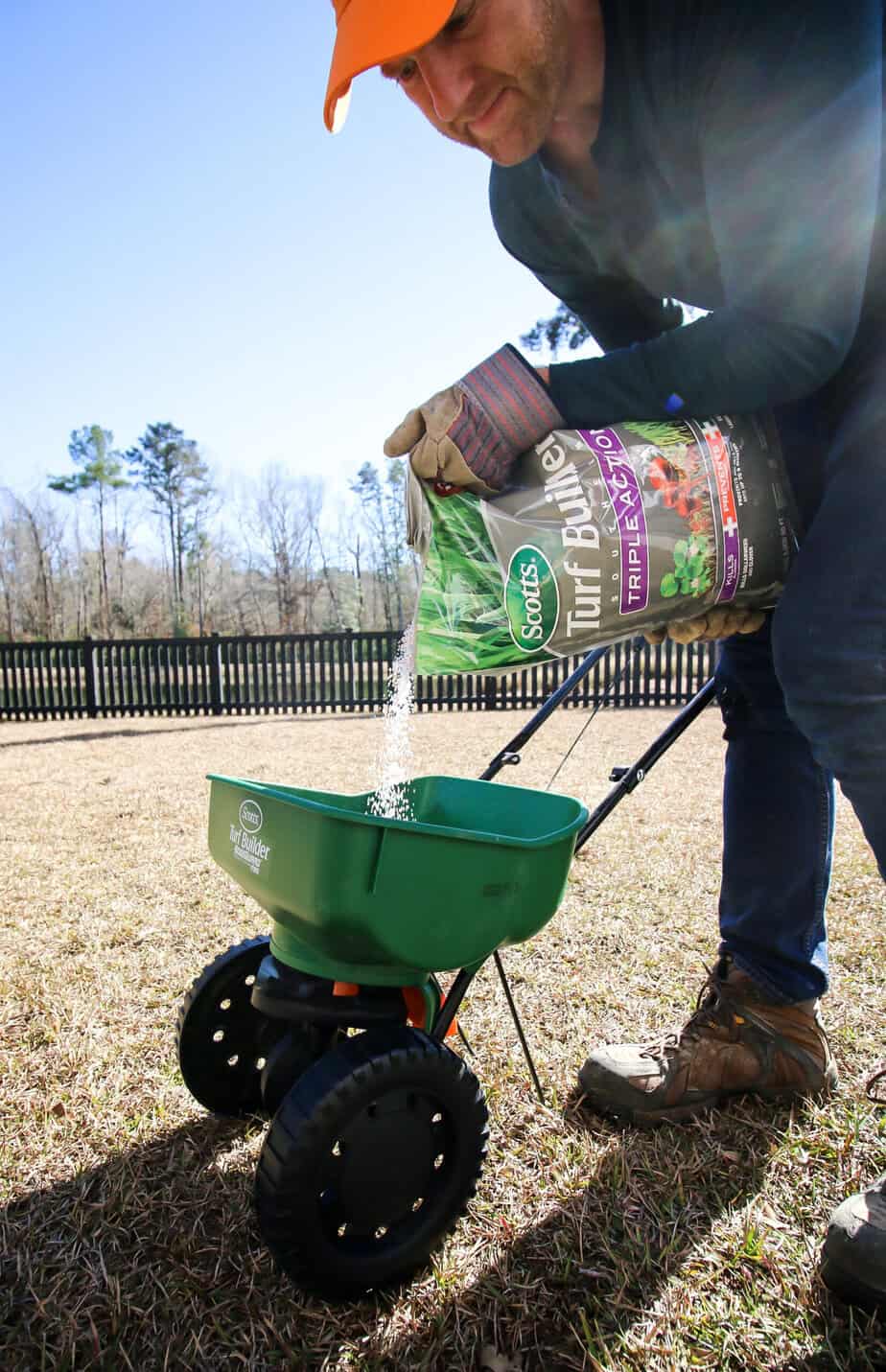 how-to-use-scotts-liquid-turf-builder-lawn-food-youtube