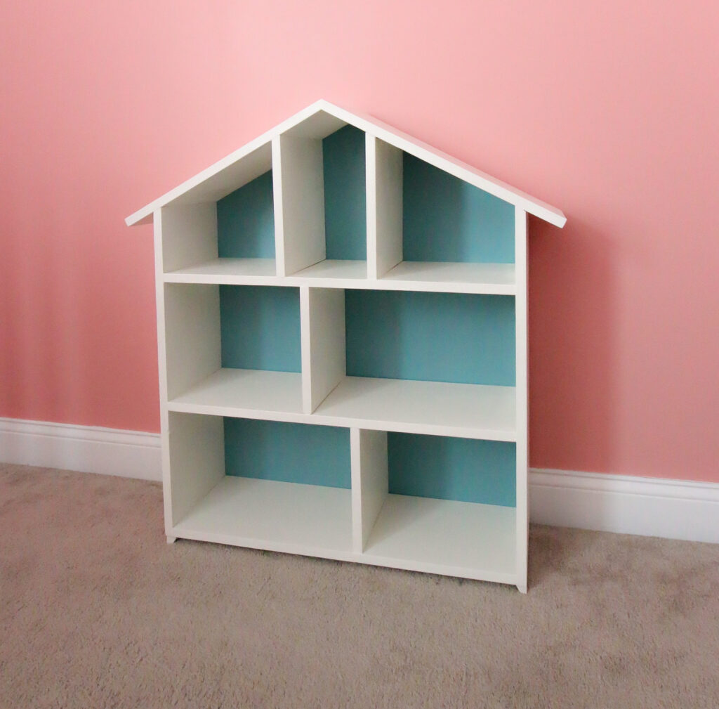 Final picture of DIY dollhouse bookshelf empty