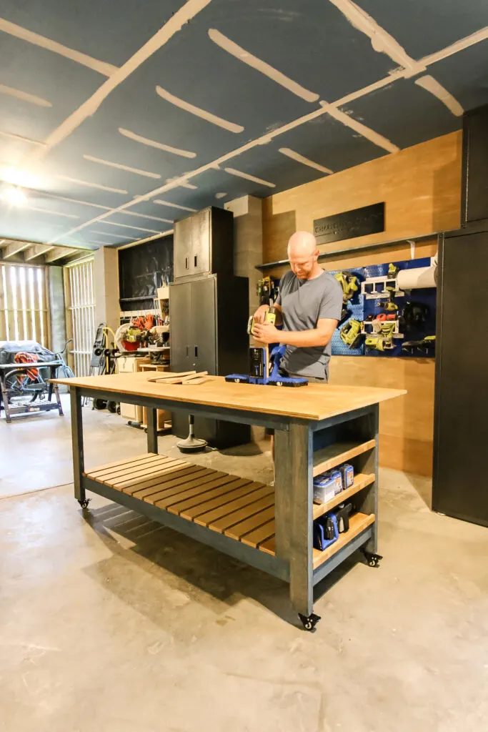 Mobile workbench in front of workshop