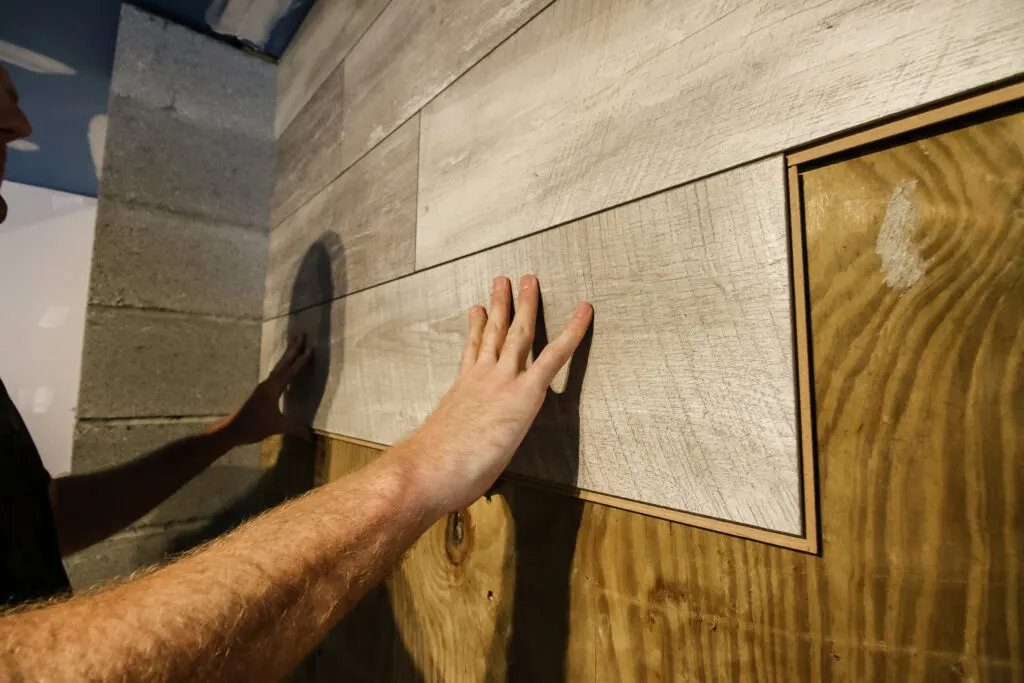 Installing laminate flooring plank for accent wall