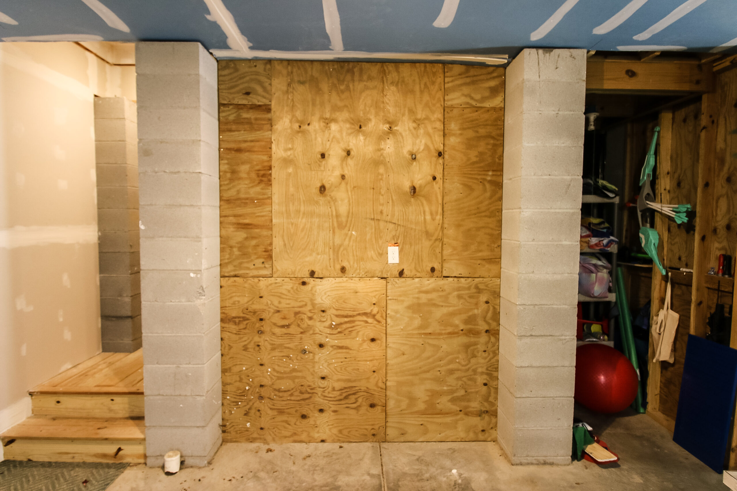 Installing laminate store flooring on walls