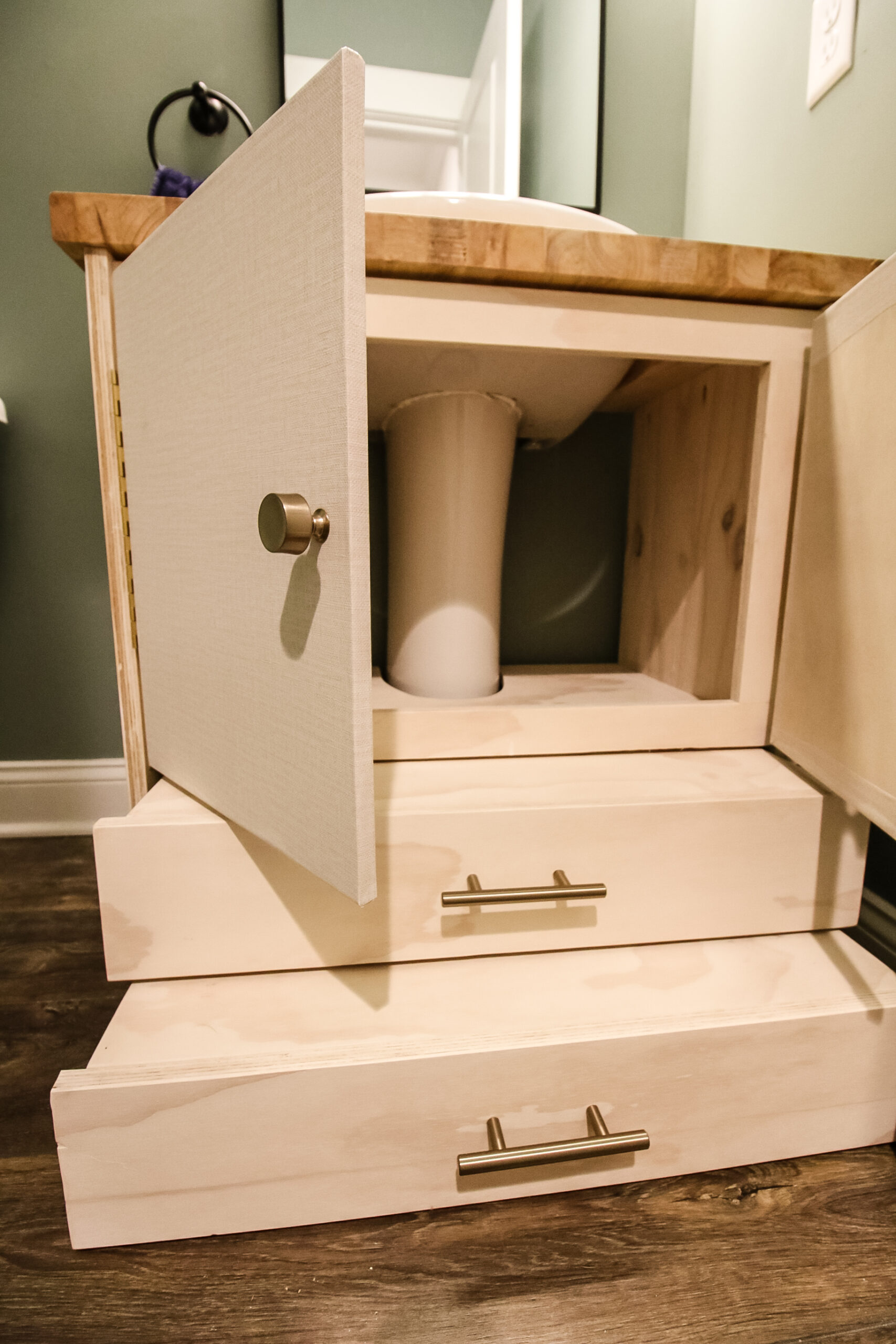 How to build a vanity for a pedestal sink 