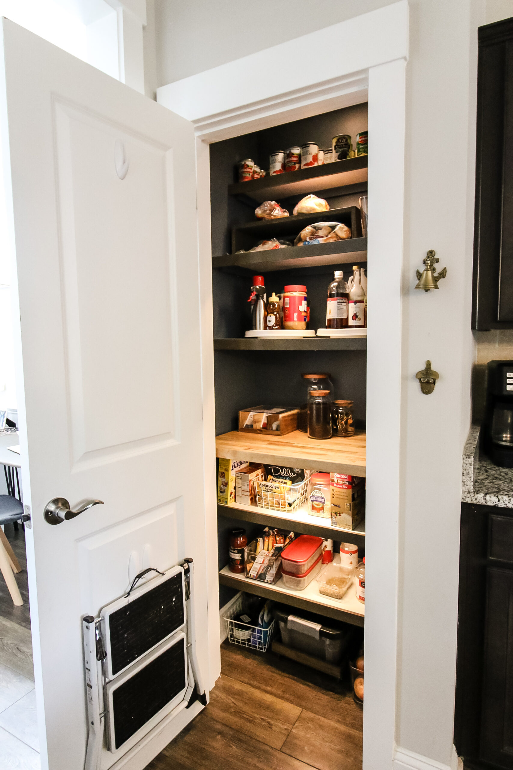 How to organize a small pantry