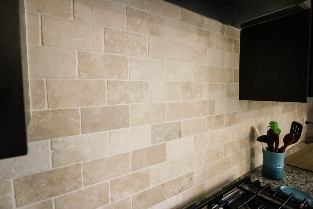 How To Paint A Stone Backsplash, Can You Change The Color Of Travertine Tile