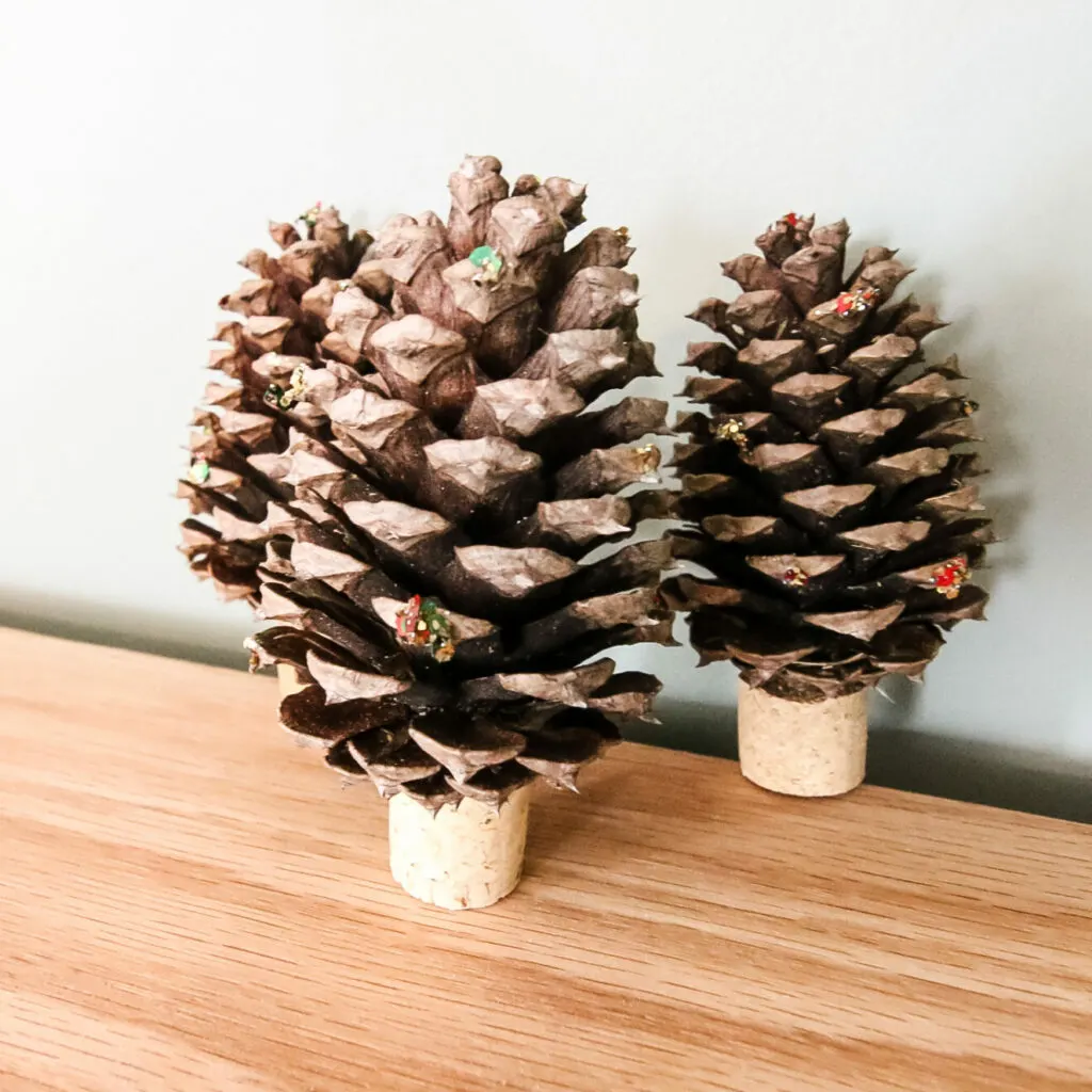How to make wine cork mini pine cone Christmas trees