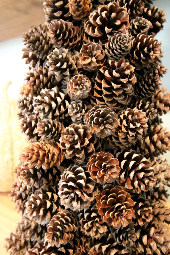 How to make a tabletop cone pine cone Christmas tree