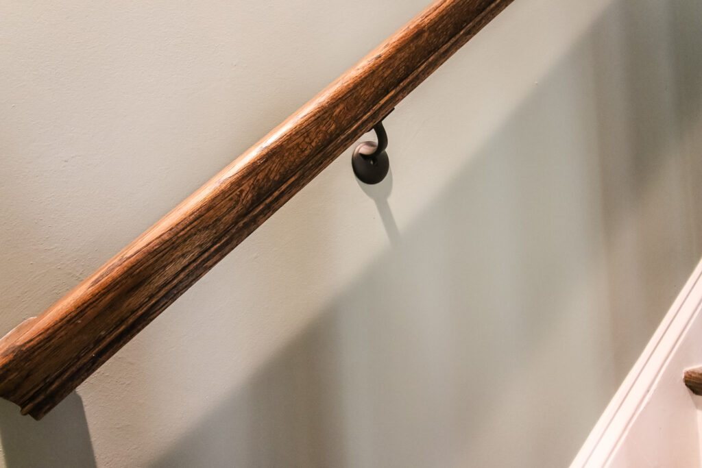 New modern handrail bracket from National Hardware