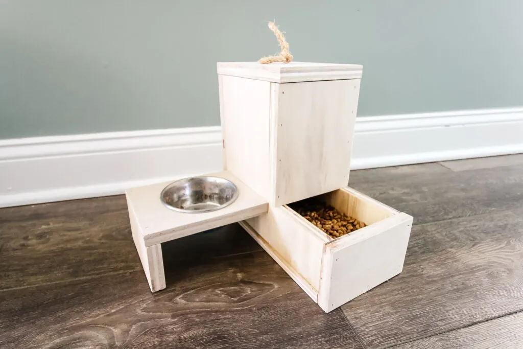 Final photo of self-filling cat food dispenser