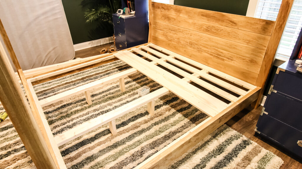 Attaching center support slats to DIY four poster canopy bed