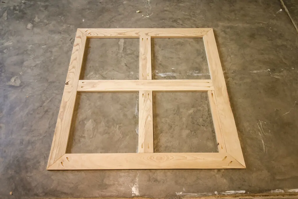 Grid frame for top of table