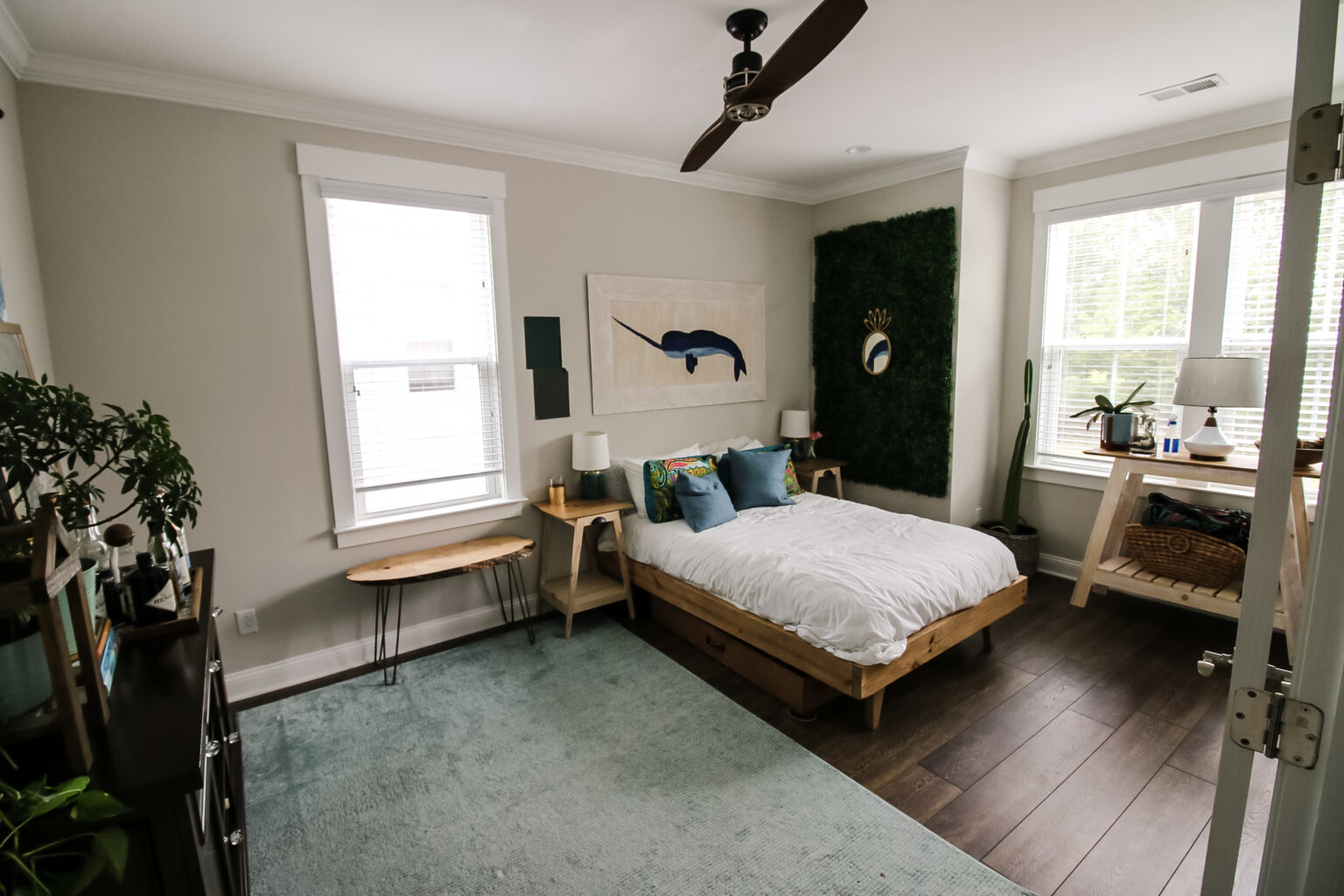 A gold and green guest bedroom makeover