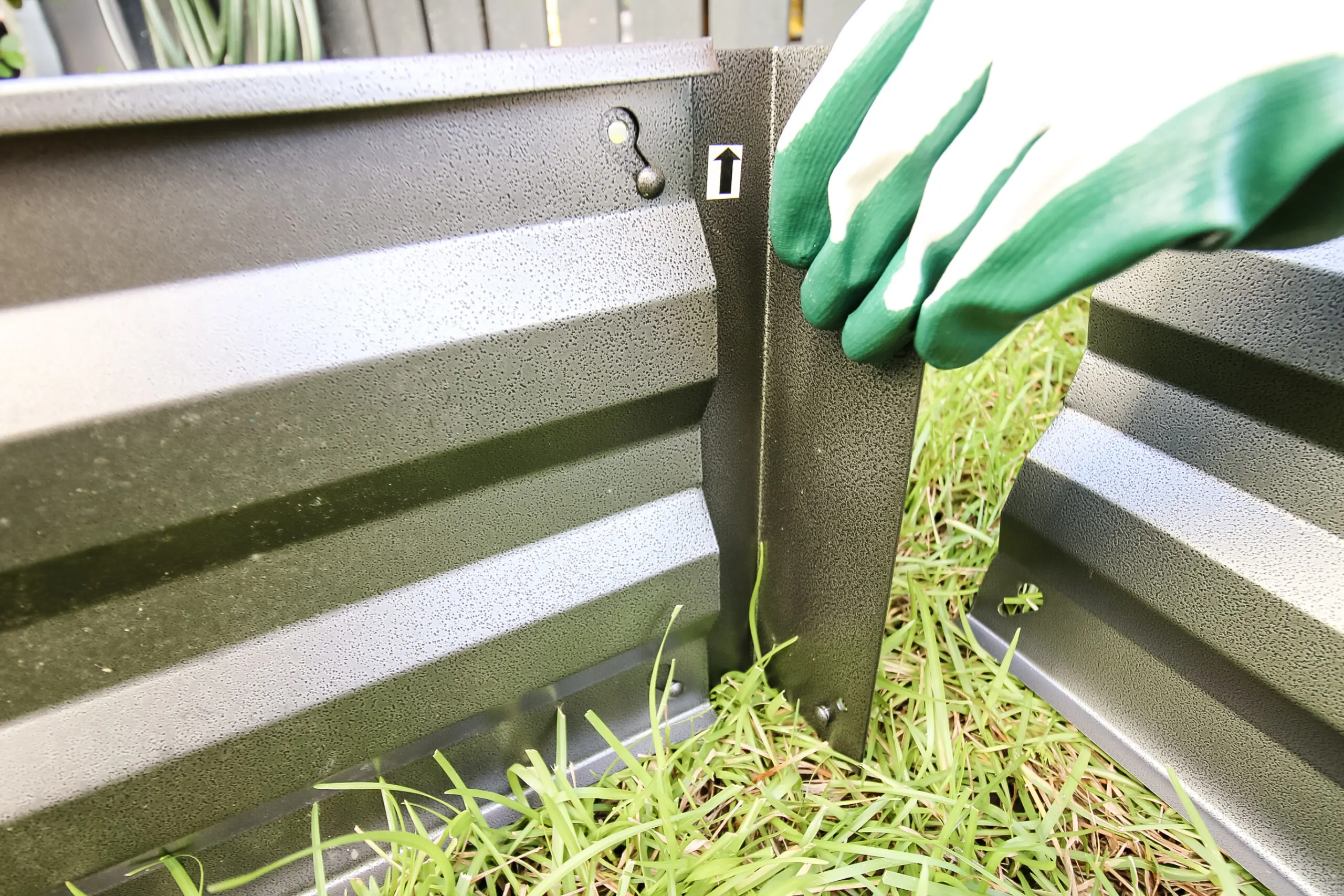 Clipping together garden bed