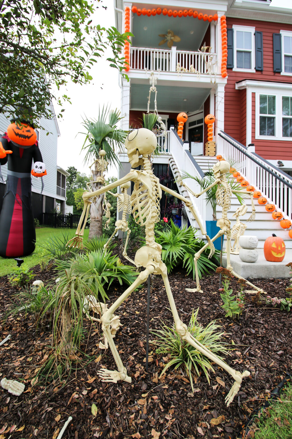 How to pose skeletons in your yard