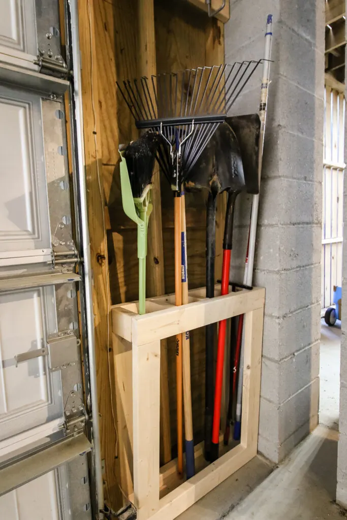 DIY yard tool organizer - Charleston Crafted