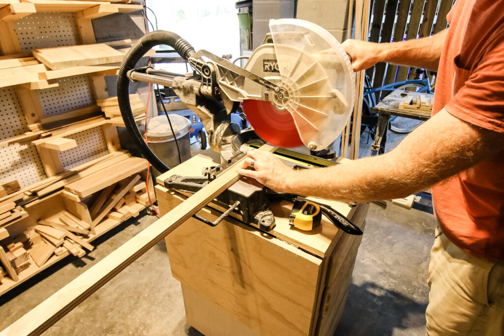 Cutting slats into length