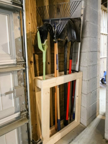 DIY yard tool organizer - Charleston Crafted