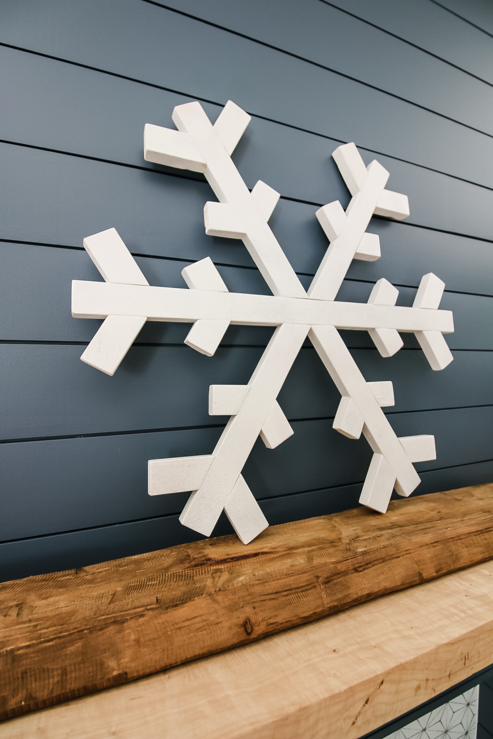 DIY Wooden Snowflake Shelf 