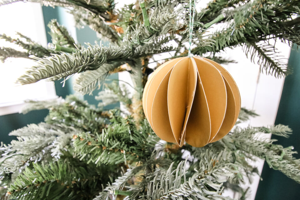 How to make paper ball ornaments