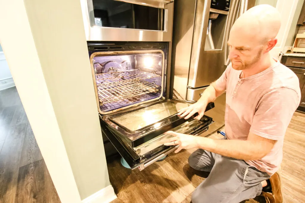 Remove inner panel off oven door