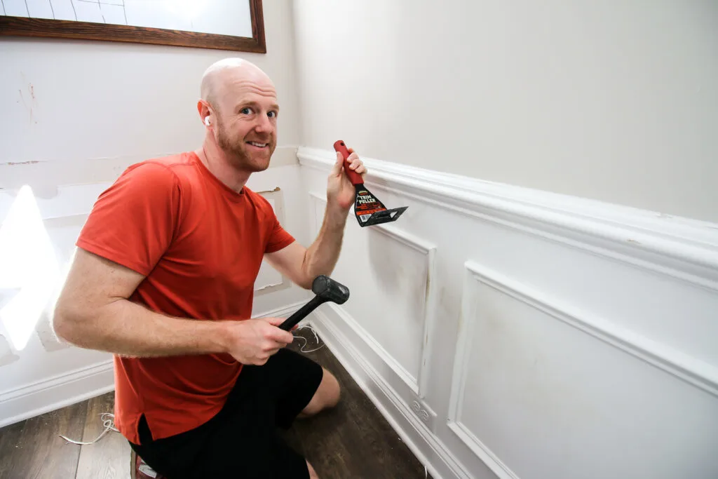 Removing wall molding