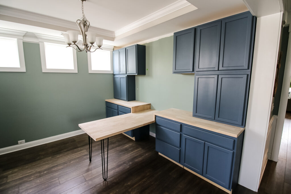 T-shaped desk on home office built-ins