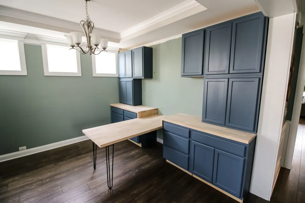 T-shaped desk on home office built-ins