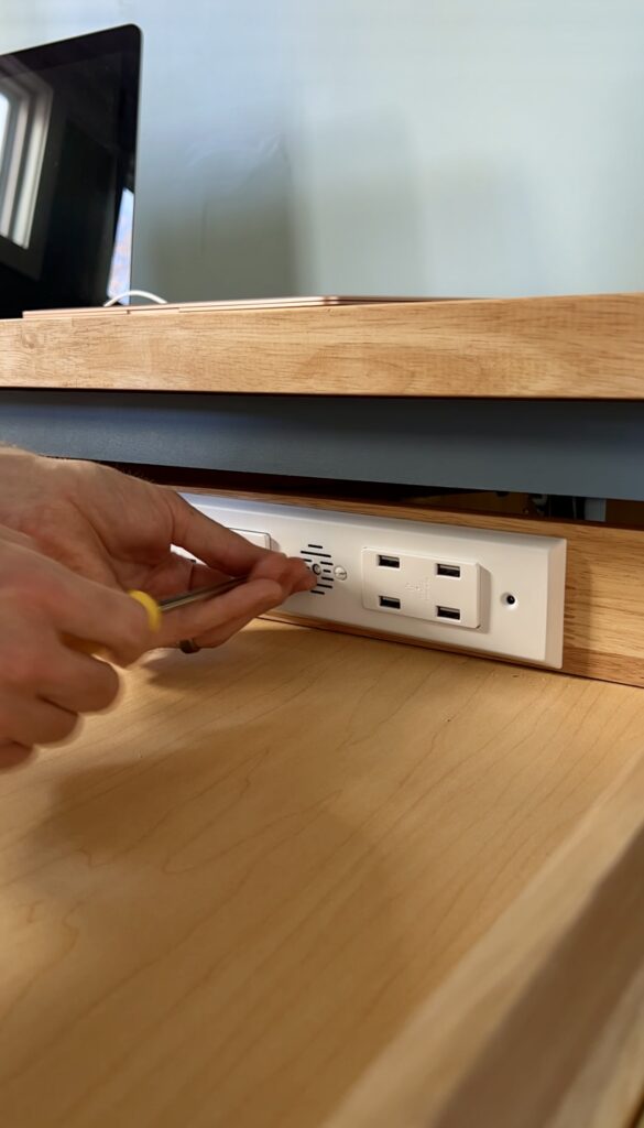 Adding decorative front plate to Docking Drawer Blade Duo