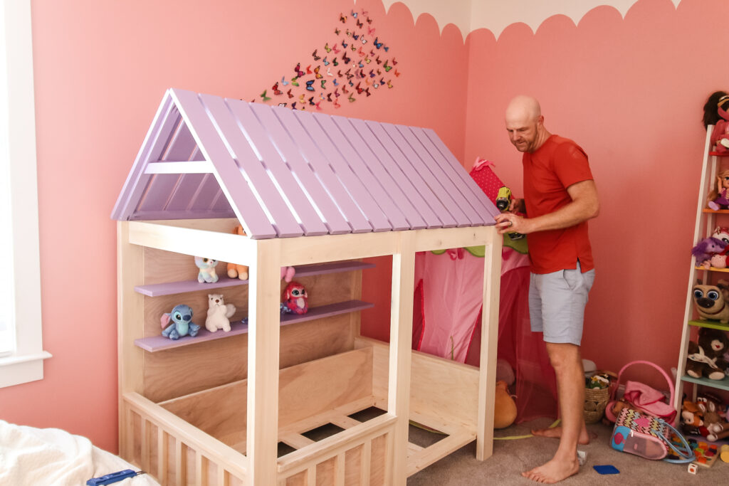 Attaching roof of house bed