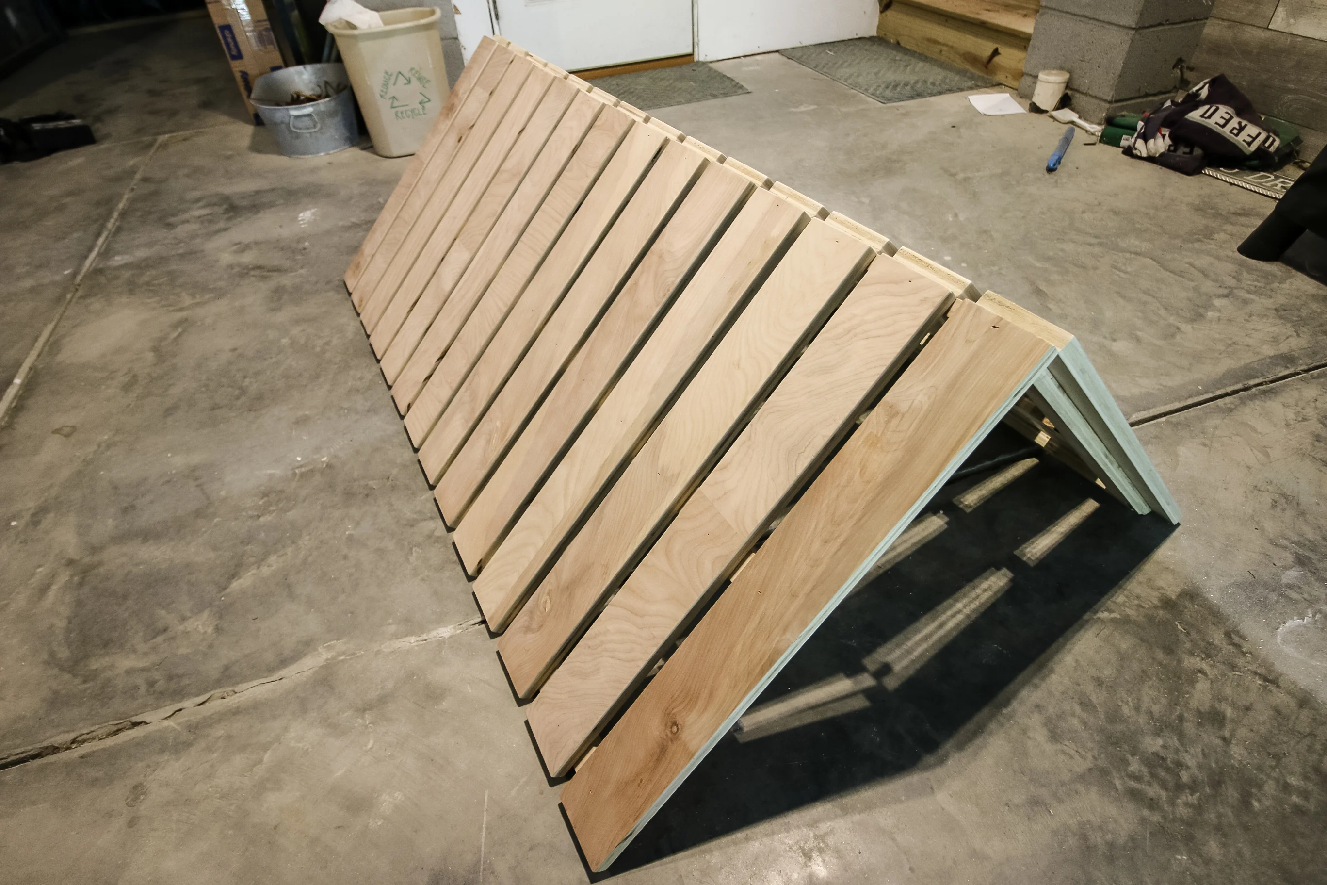 Slatted roof of toddler house bed