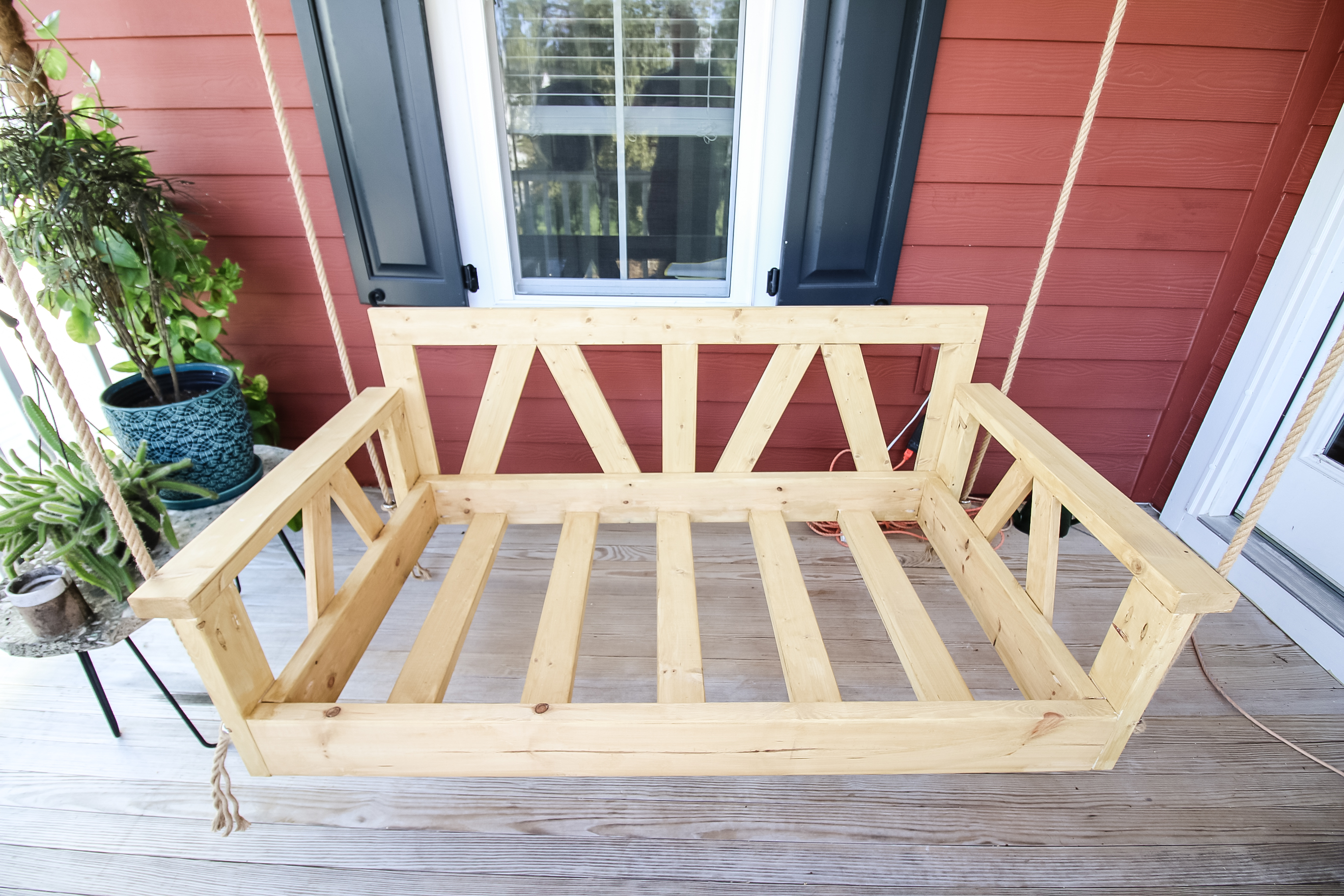 Straight on view of bed swing