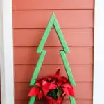 DIY 2x4 Christmas tree - Charleston Crafted