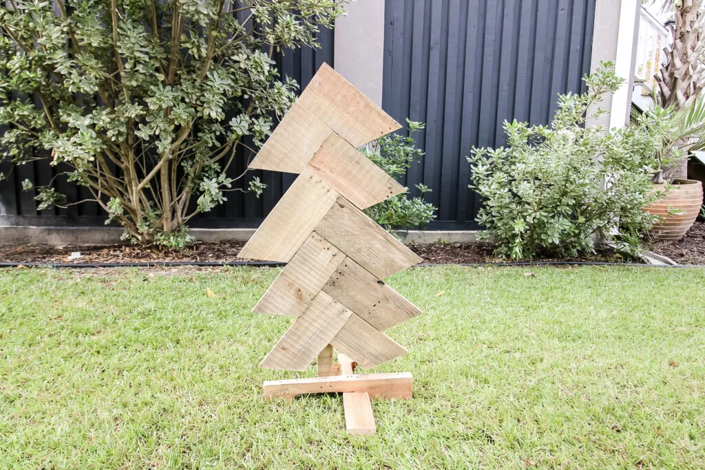 Finished wood pallet christmas tree