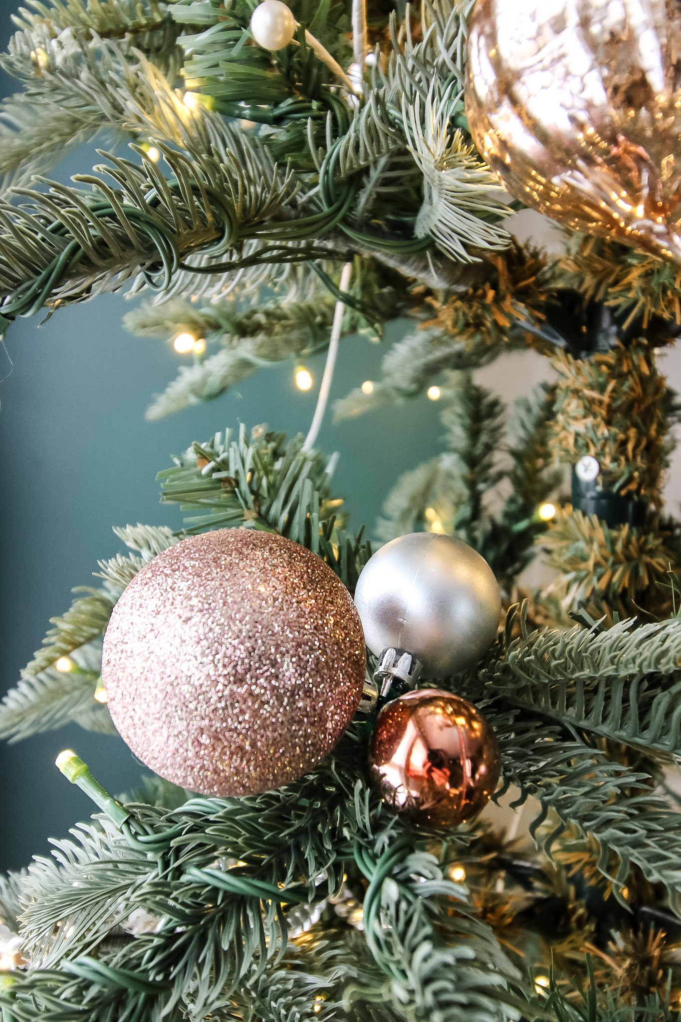 christmas ornament clusters