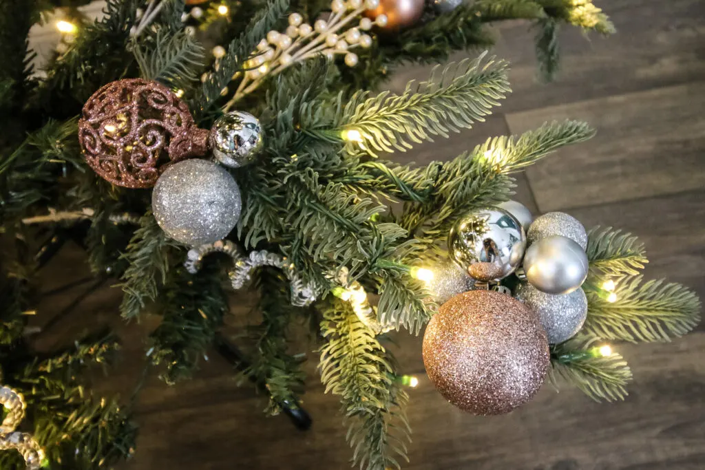 how-to-make-easy-ornament-clusters-for-a-high-end-looking-christmas-tree
