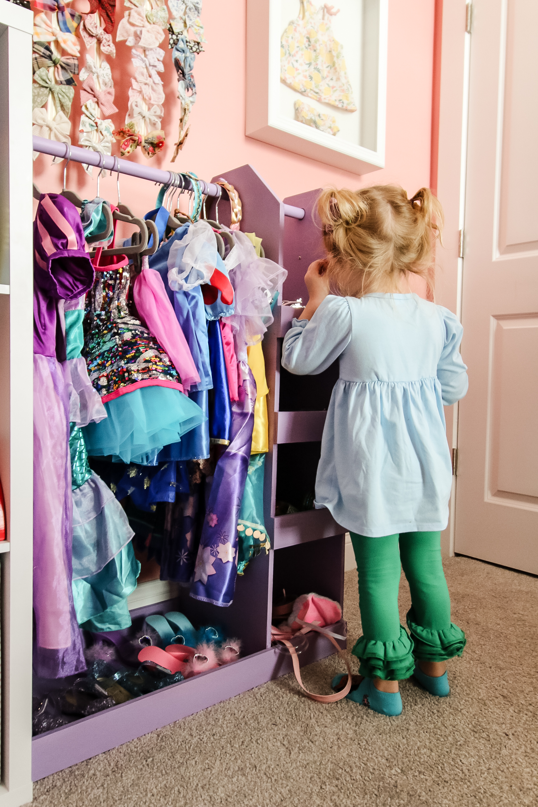 DIY dress up station - Charleston Crafted