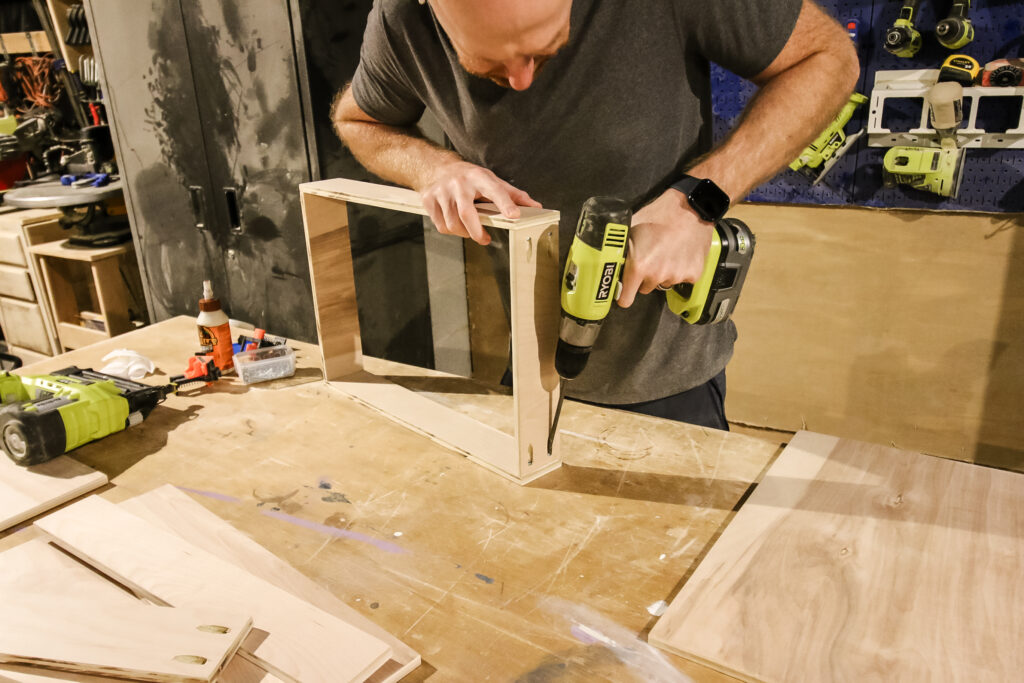 assembling sides of drawer boxes