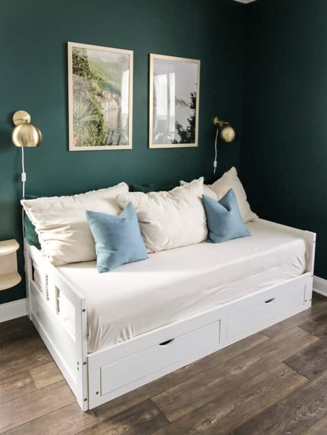 how to style a daybed