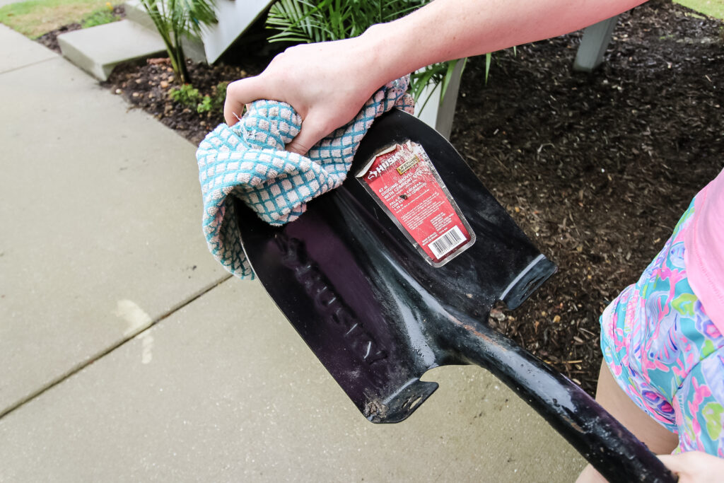 drying shovel