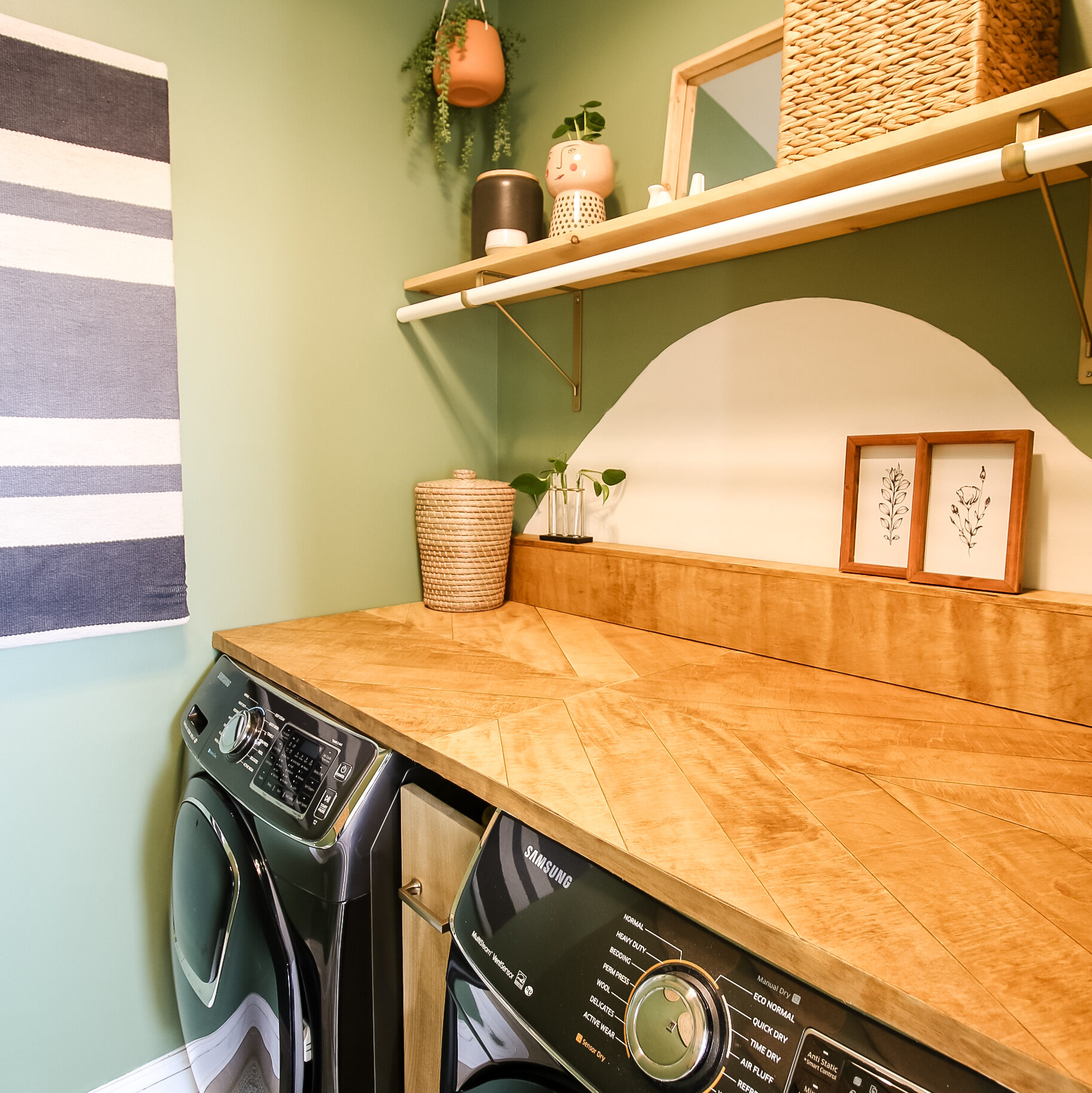 Behr Laurel Tree in a laundry room