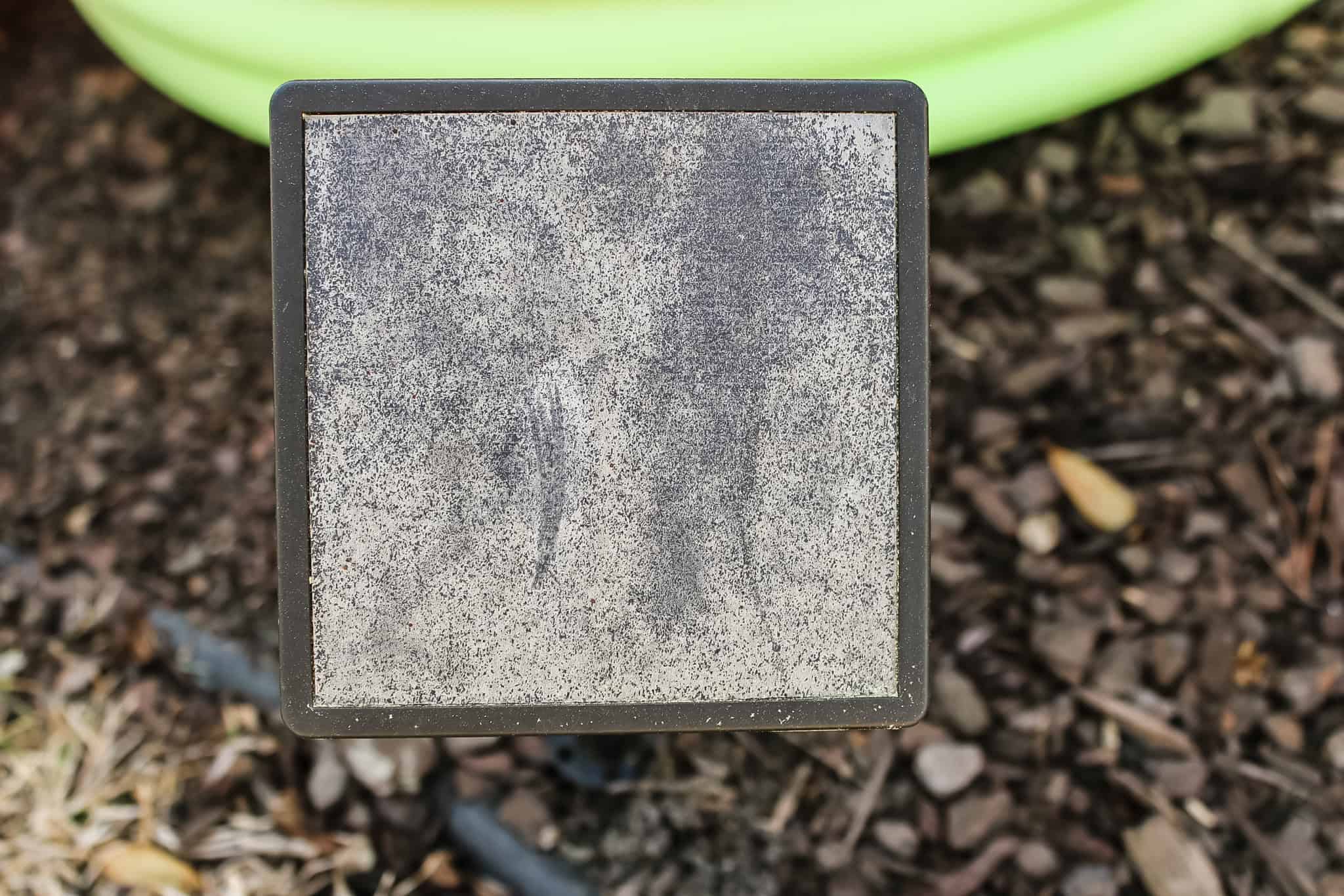 Solar pathway light dirty panel