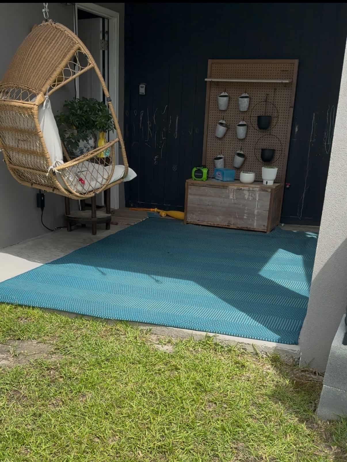 Keep outdoor rug from blowing up - Charleston Crafted