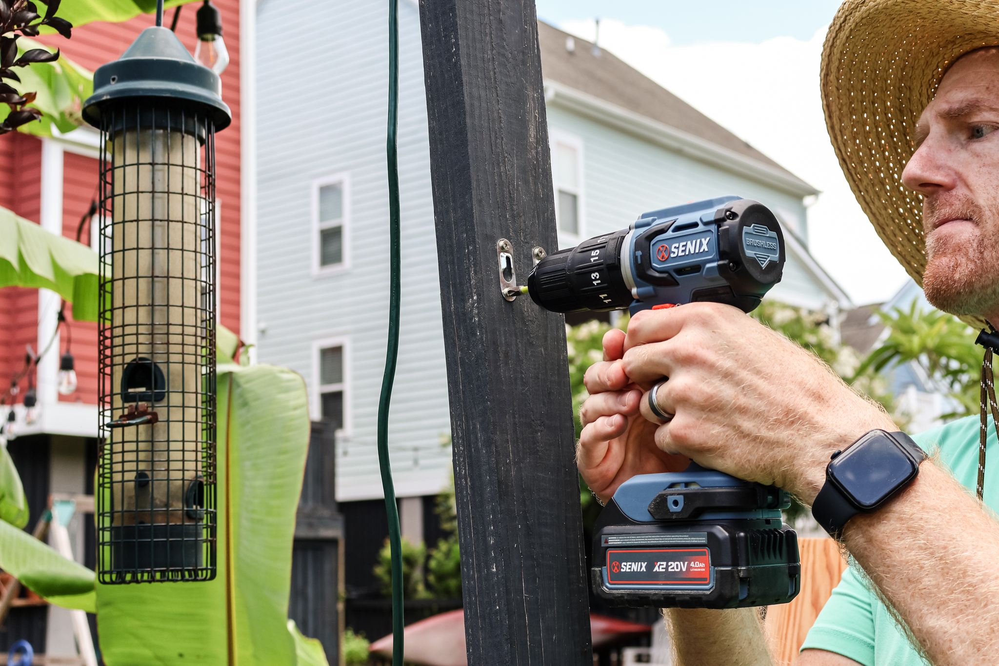 Using keyhole hangers to hang birdhouse