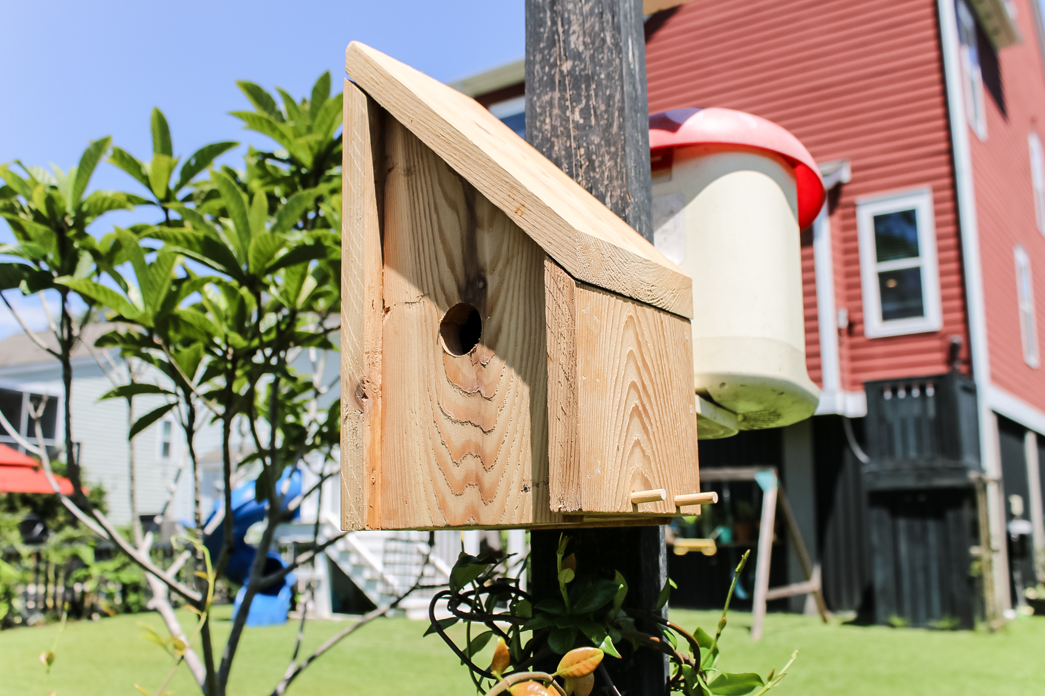 DIY modern angled bird house - Charleston Crafted